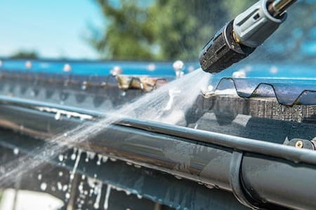 Rockville Centre Gutter Cleaning Safety Tips Thumbnail